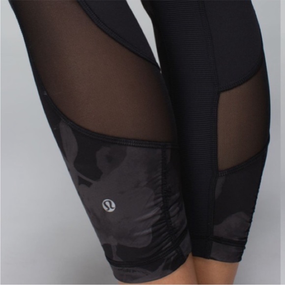 Lululemon black seek the heat crop legging. 6 - Picture 2 of 11